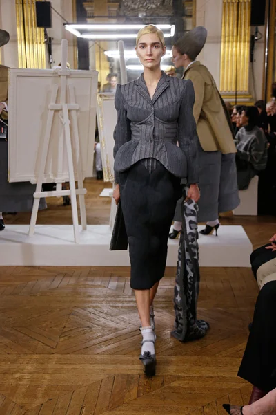 Look 13